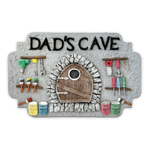 Sue-Baylis-Dads-Cave-plaque_1800x1800